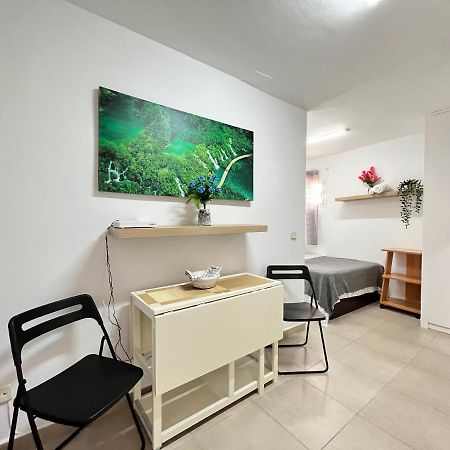 Estudio Acogedor Amparo Temporal Madrid Bagian luar foto